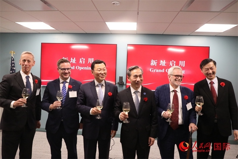 4、美中貿(mào)易全國委員會會長克雷格·艾倫、美國商會高級副會長傅瑞偉等美國工商界代表出席活動。 人民網(wǎng)記者 李志偉攝