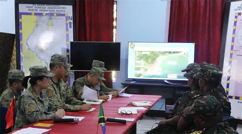 海上指揮所商定細(xì)節(jié)。王福攝