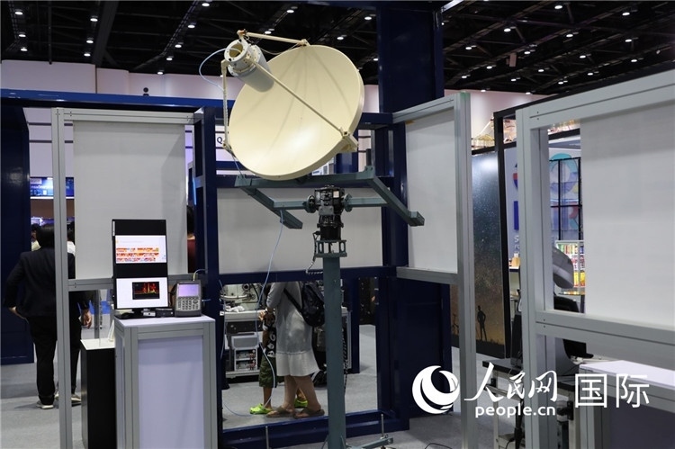 泰國衛(wèi)星設(shè)備。人民網(wǎng)記者 簡承淵攝