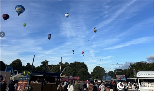 布里斯托國際熱氣球節(jié)現(xiàn)場。人民網(wǎng)記者 余穎攝
