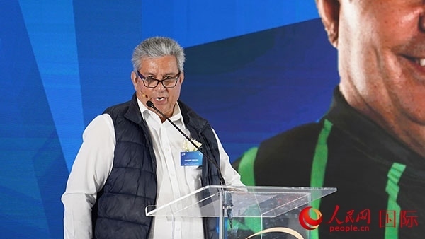 茨瓦尼市市長委員會成員漢內斯·科茲致辭。人民網(wǎng) 張茜攝