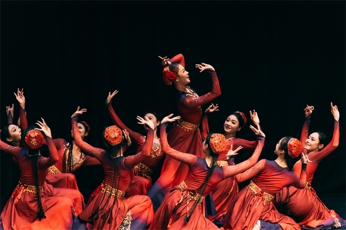 《長(zhǎng)城魂》中的民族舞蹈表演。主辦方供圖