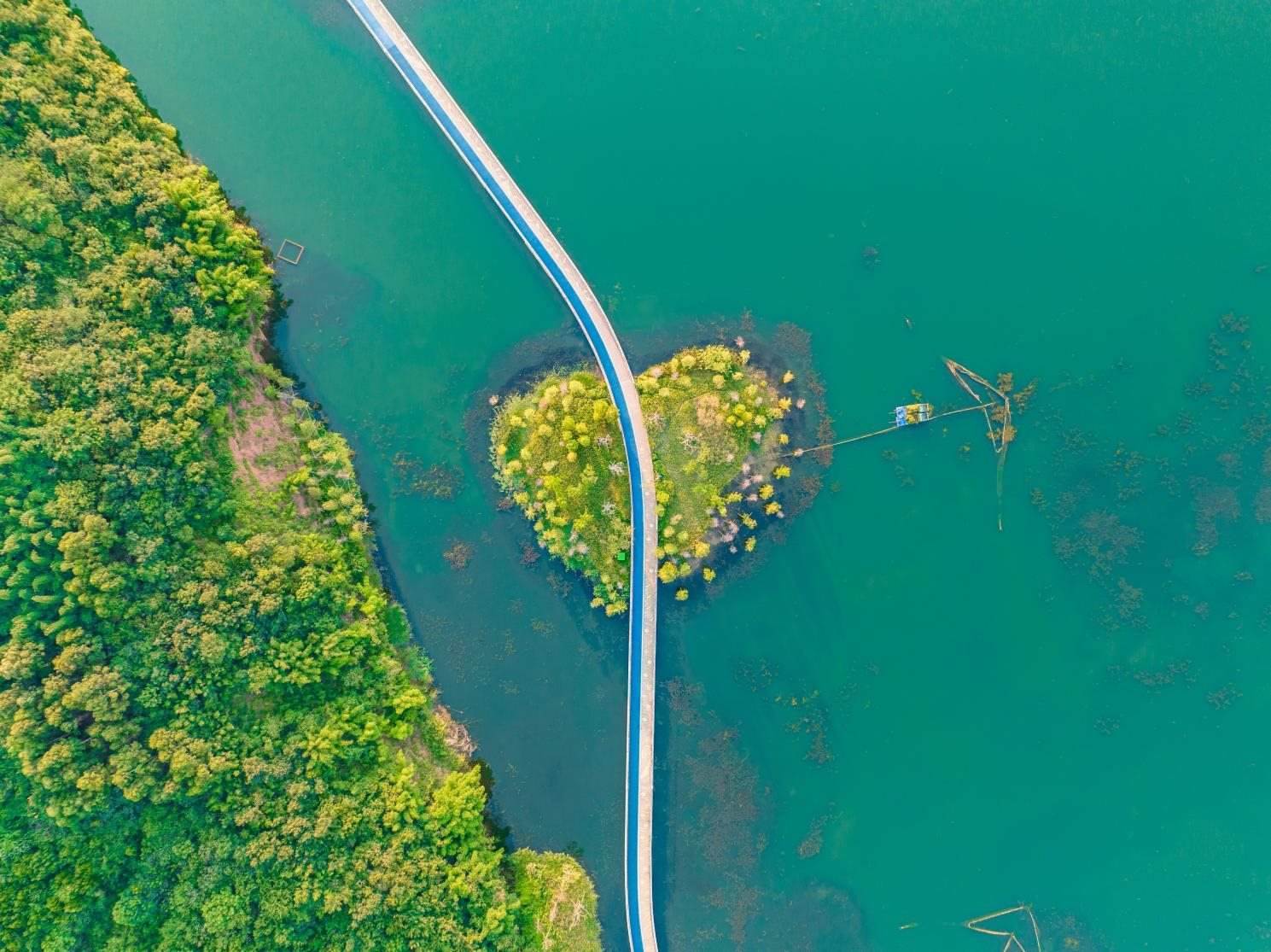 興隆湖棧道。四川天府新區(qū)融媒體中心供圖 攝影：馬驥）