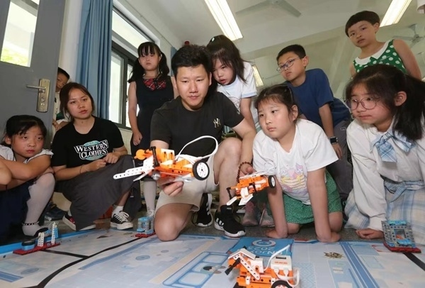 暑托班智能小車課。