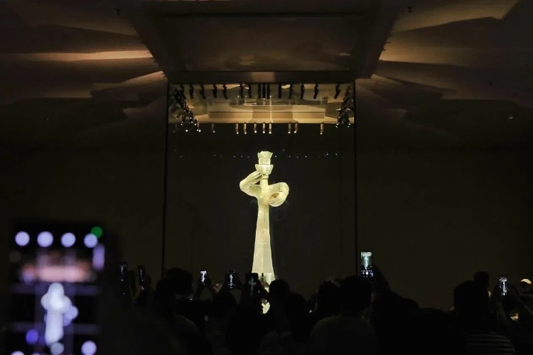 8月31日，亞洲媒體考察團(tuán)參訪三星堆博物館?！吨袊?guó)經(jīng)濟(jì)周刊》記者肖翊攝