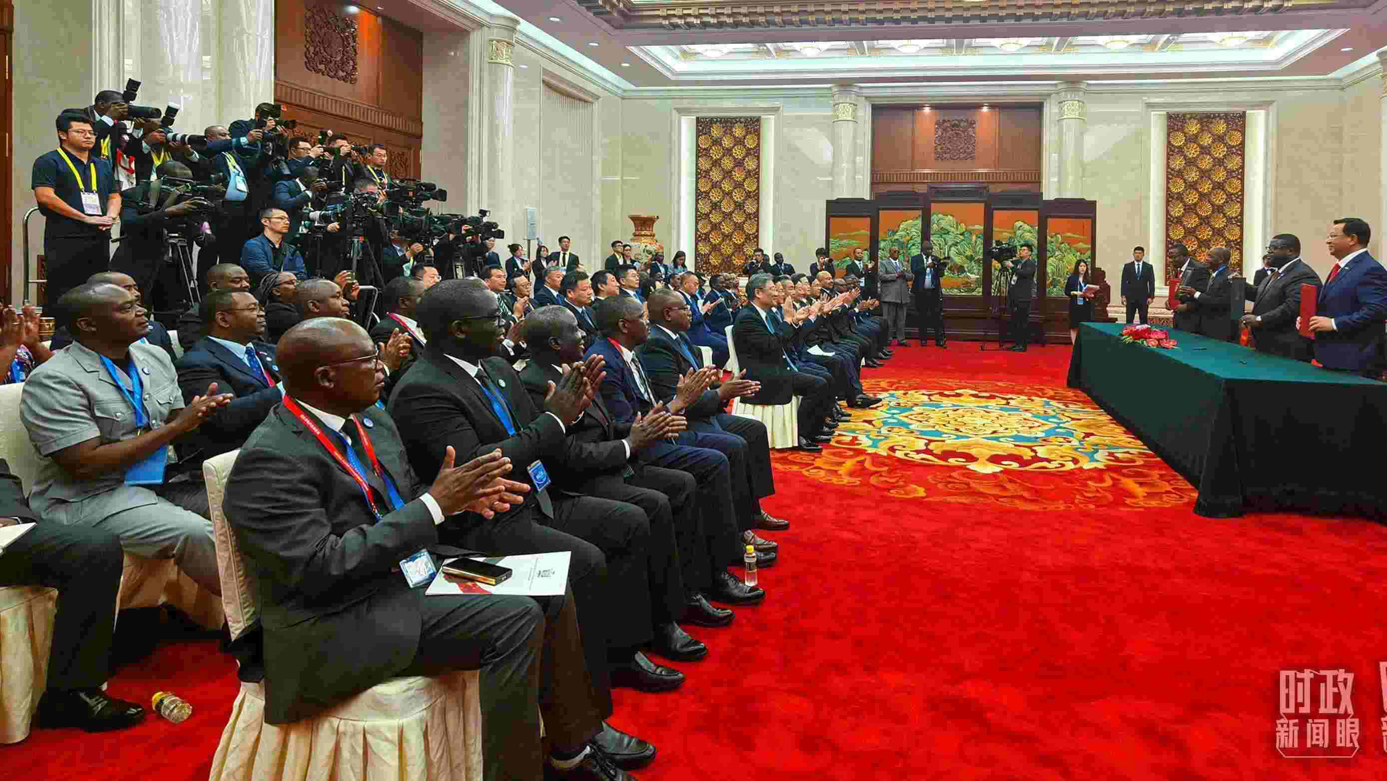 《坦贊鐵路激活項(xiàng)目諒解備忘錄》簽署現(xiàn)場(chǎng)。（總臺(tái)央視記者曹亞星拍攝）