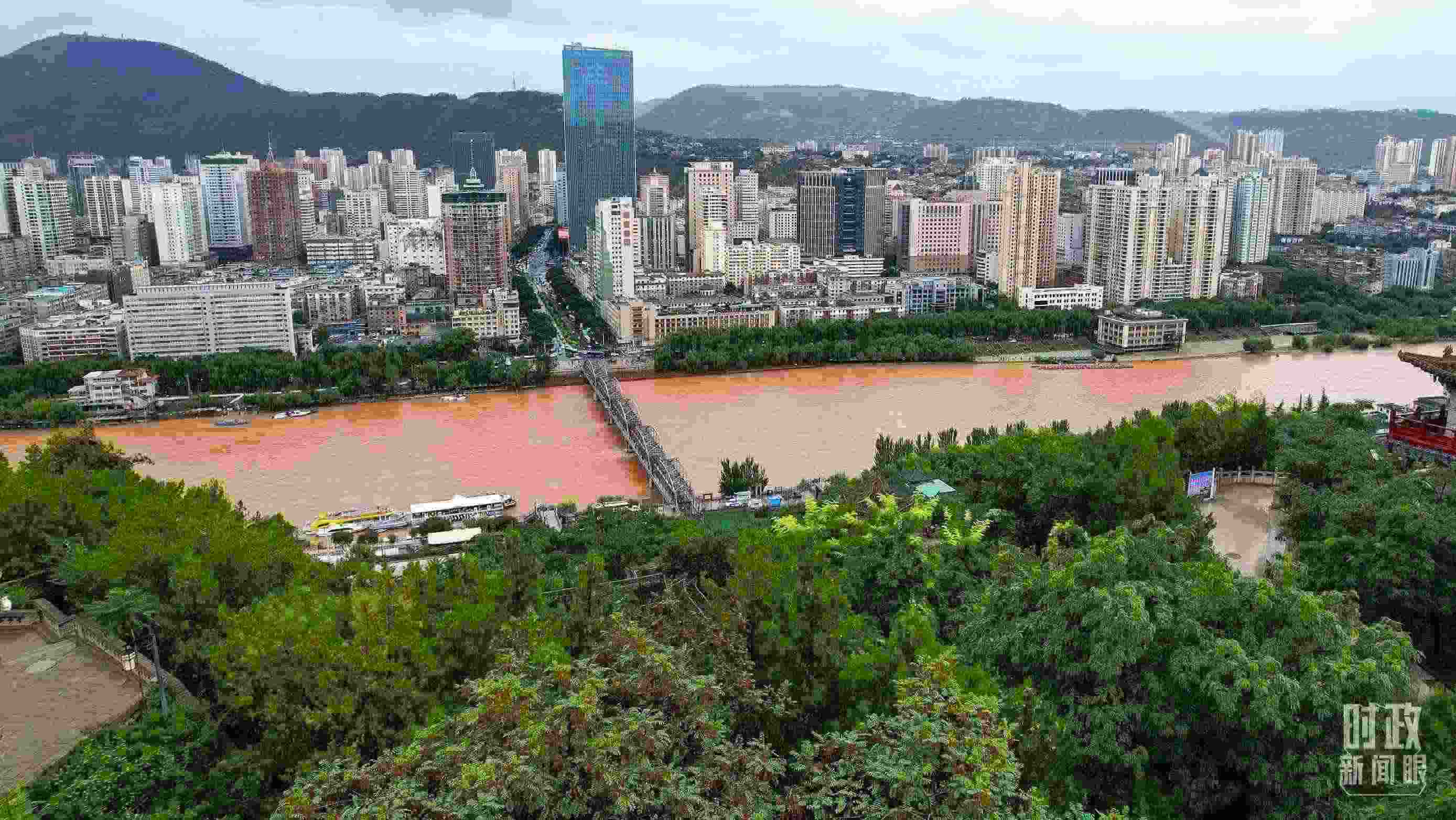 △黃河蘭州中山橋段。（總臺記者馬凌峰拍攝）