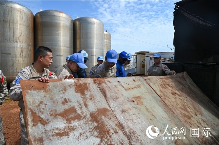 圖3 查看污水處理系統(tǒng)。謝坤攝