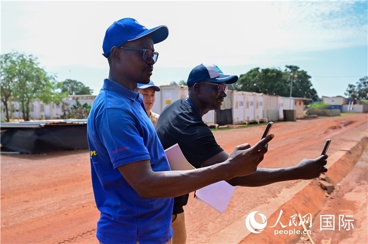 圖6 檢查組拍攝優(yōu)秀做法。謝坤攝