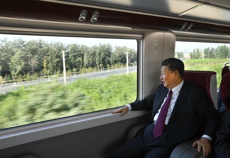 2019年9月25日，習(xí)近平總書記乘坐軌道列車前往北京大興國際機場。