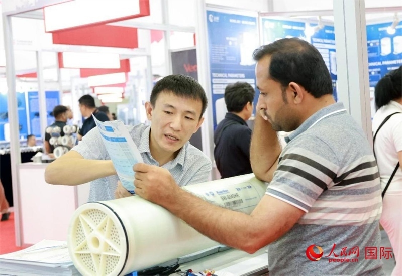 中企產(chǎn)品介紹。人民網(wǎng)記者管克江攝