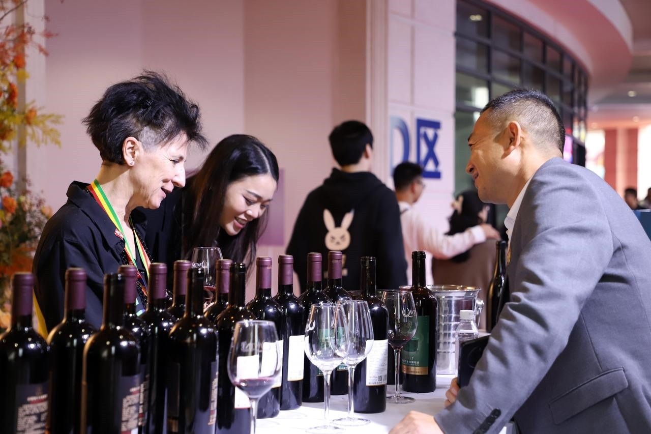 第五屆華僑進(jìn)口商品博覽會(huì)在浙江青田開幕。新華社記者 張曉潔 攝