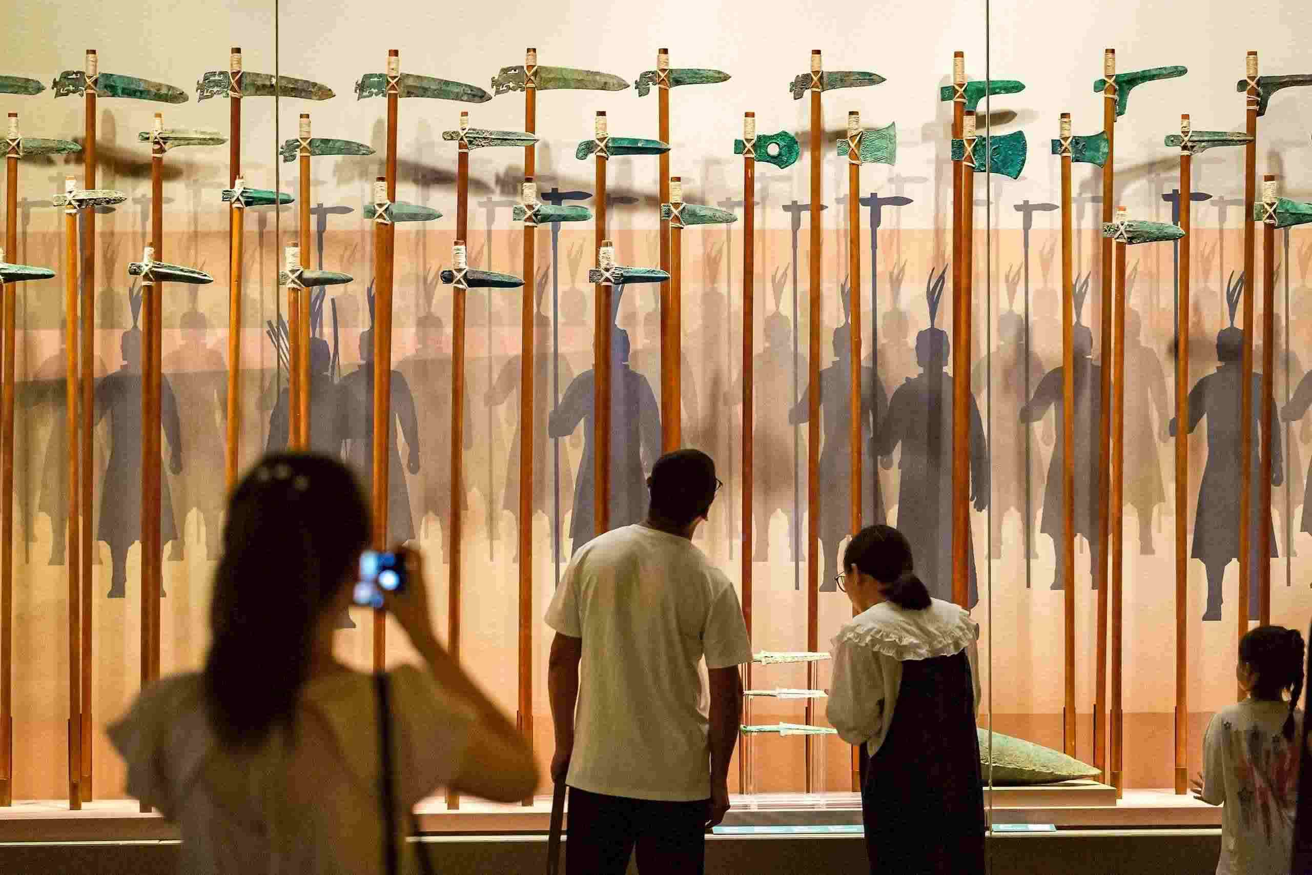 △2024年8月25日，游客在河南省安陽(yáng)市殷墟博物館參觀。