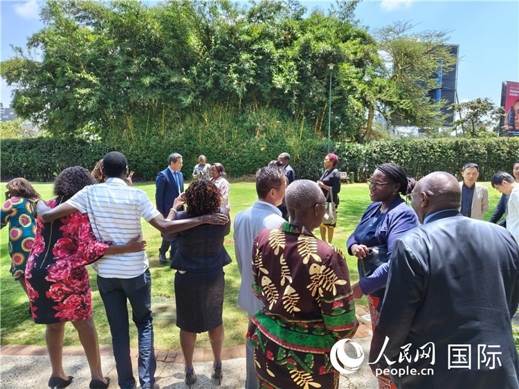 與會(huì)嘉賓在交流。陳哲攝