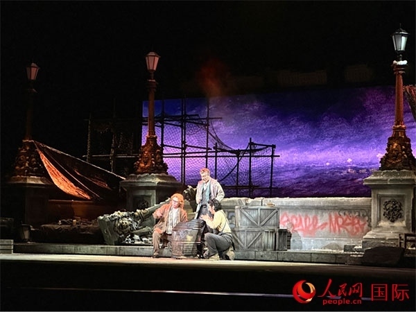 演出現(xiàn)場。人民網(wǎng)記者 簡承淵攝