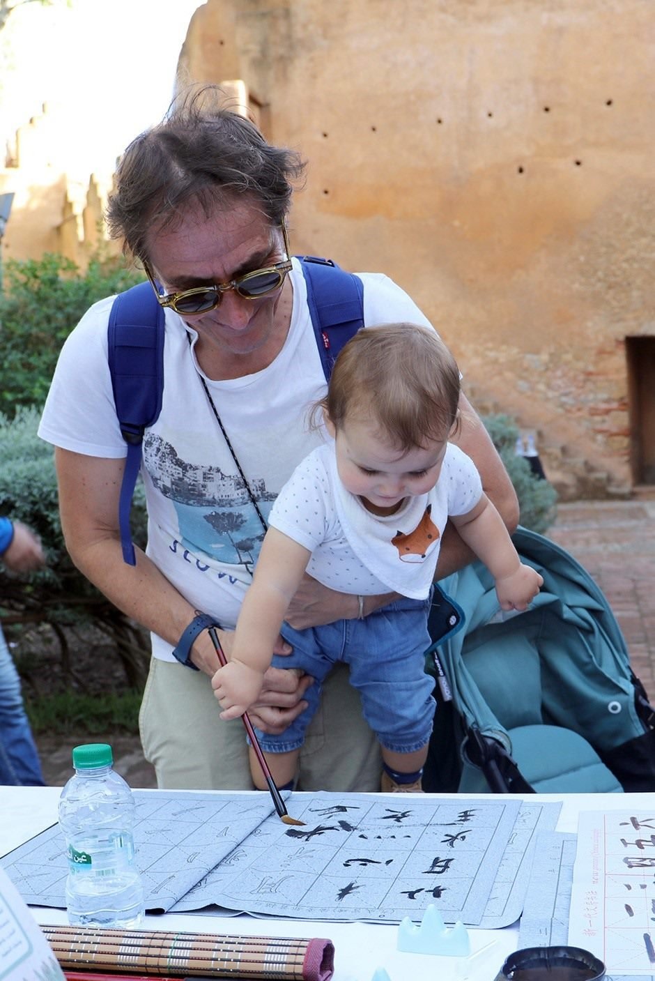 小小書法家。拉巴特中國文化中心供圖