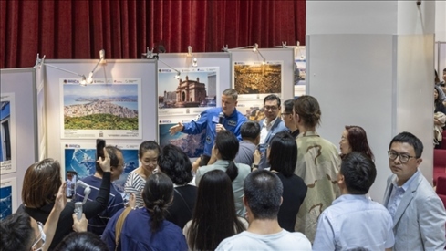 5月29日，“宇宙·金磚國(guó)家”圖片巡回展在北京舉辦，活動(dòng)現(xiàn)場(chǎng)吸引了眾多中國(guó)觀眾。北京俄羅斯文化中心供圖