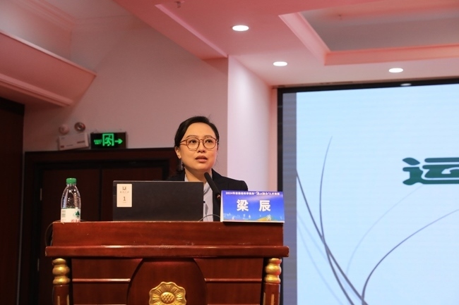 國家體育總局運(yùn)動(dòng)醫(yī)學(xué)研究所醫(yī)務(wù)監(jiān)督中心副主任、中國體育科學(xué)學(xué)會(huì)運(yùn)動(dòng)醫(yī)學(xué)分會(huì)副秘書長梁辰授課。主辦方供圖