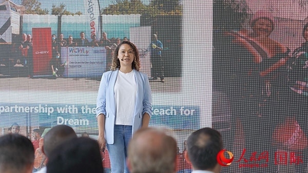 奇瑞南非公司全國市場經理維倫·彼得森發(fā)言。人民網 張茜攝