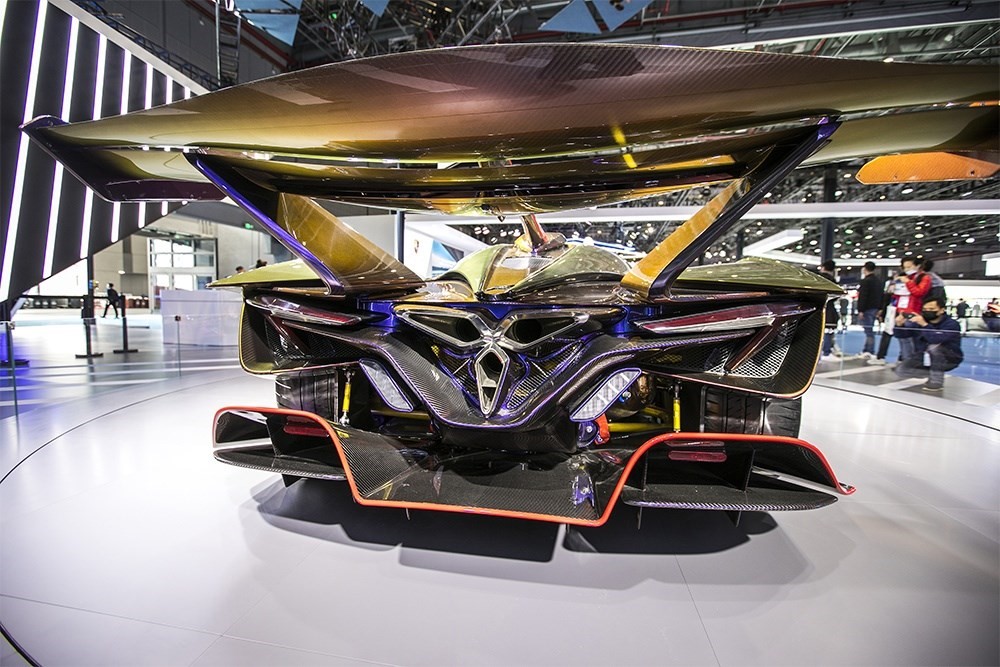 2020年11月5日，上海，來自德國的全球首款全碳纖維跑車亮相進博會。該車總重量只有1250KG。