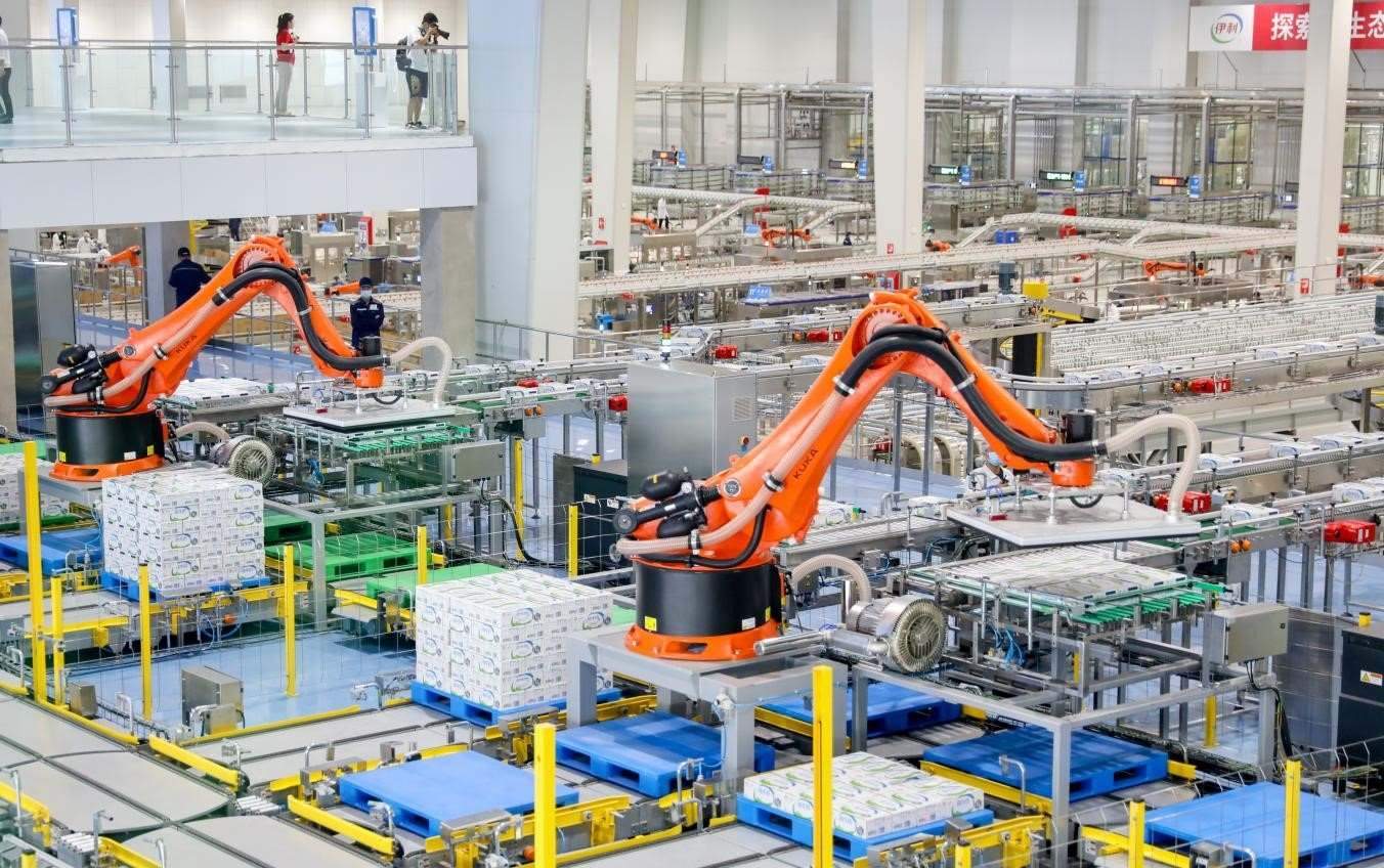 伊利數(shù)智化布局領(lǐng)跑行業(yè)。（受訪者供圖）