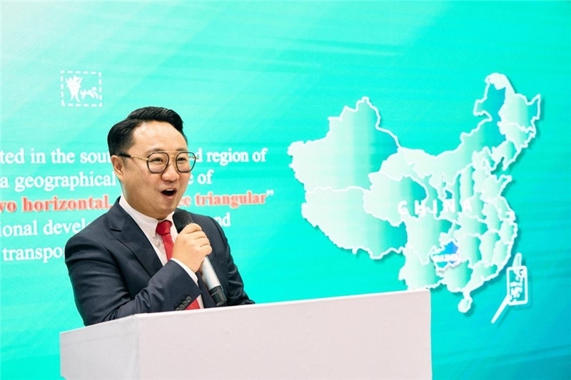 “中國(guó)館”貴州旅游推介會(huì)現(xiàn)場(chǎng)介紹。楊浩鵬