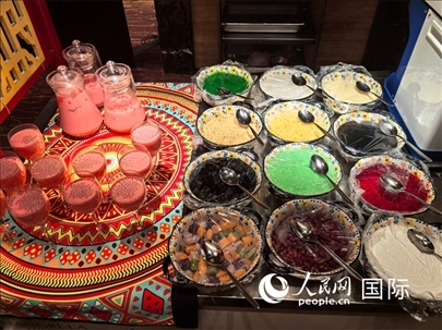 馬來西亞美食節(jié)現(xiàn)場準(zhǔn)備的美食。人民網(wǎng) 楊春燕攝