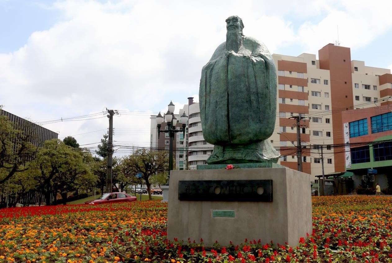 2017年，吳為山雕塑《孔子》立于巴西庫里蒂巴市，該廣場被永久命名為“中國廣場”。中國美術(shù)館供圖