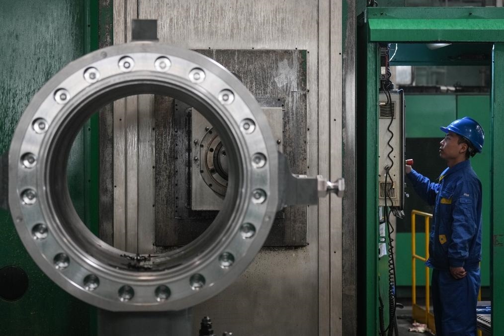 2023年2月14日，沈陽鼓風機集團股份有限公司的工人在車間工作。新華社記者 潘昱龍 攝
