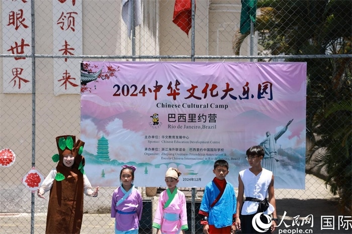 話劇《司馬光砸缸》演繹了中國(guó)家喻戶曉的兒童故事。人民網(wǎng)記者 陳海琪攝