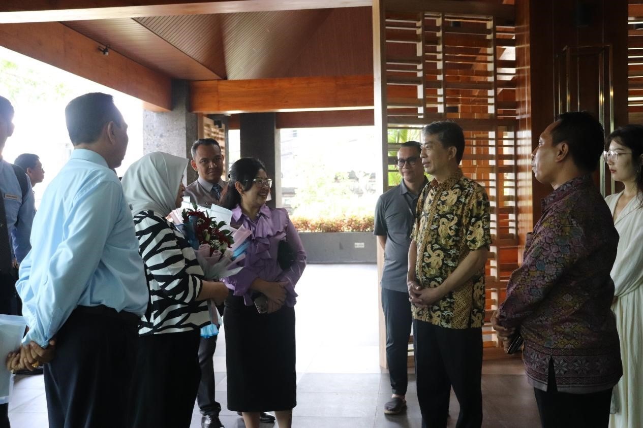 馬蒂尼與師生交流。烏達雅納大學旅游孔子學院供圖