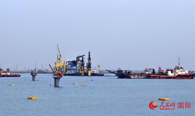 祖拜爾海底隧道施工場景。人民網(wǎng)記者管克江攝