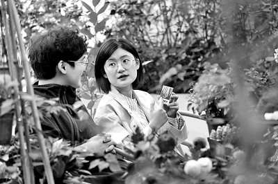 “90后”湖州姑娘沈吉從英國畢業(yè)后回國創(chuàng)業(yè)，為家鄉(xiāng)做貢獻(xiàn)。新華社發(fā)