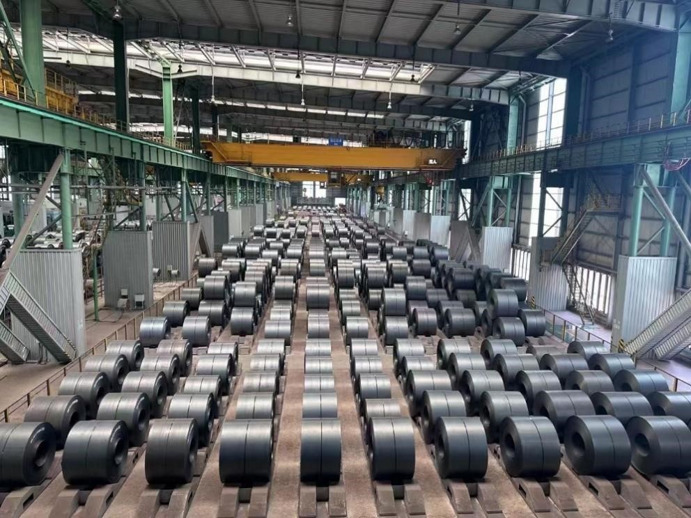 某鋼鐵工廠的自動生產(chǎn)線。人民網(wǎng)記者 王紹紹攝