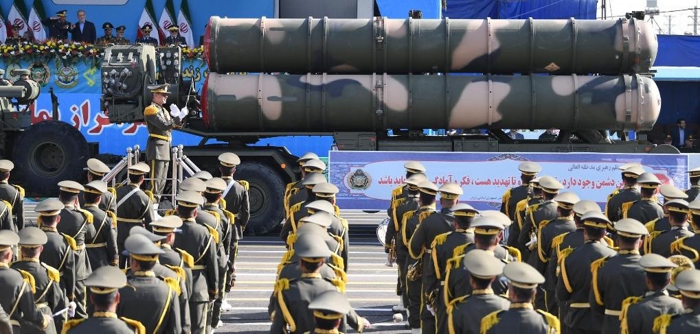 這是2024年9月21日在伊朗首都德黑蘭拍攝的閱兵式現(xiàn)場(chǎng)。新華社記者沙達(dá)提攝