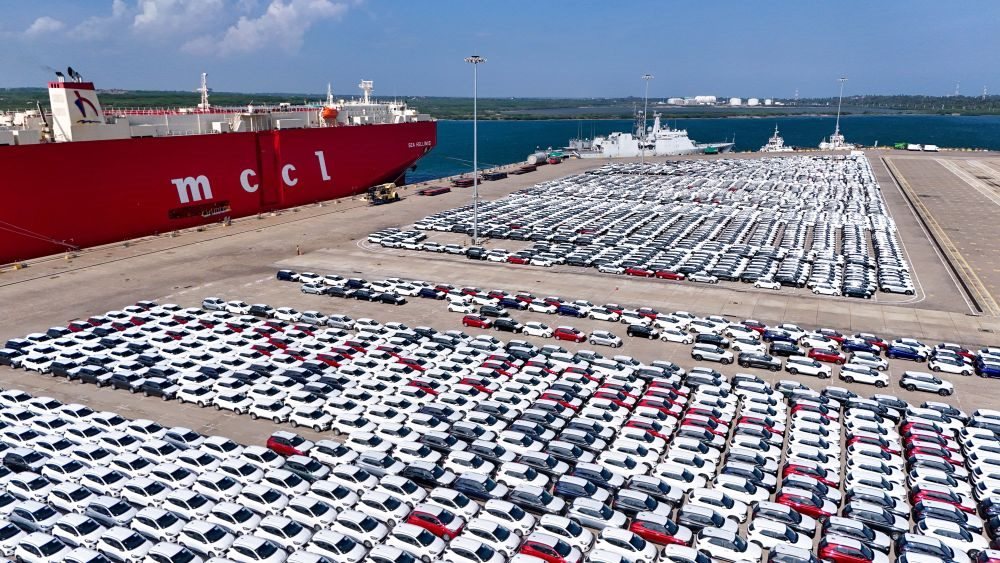 這是2024年3月28日拍攝的斯里蘭卡漢班托塔港（無人機(jī)照片）。新華社記者徐欽攝