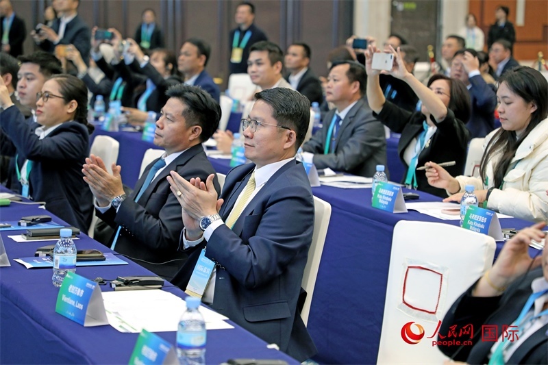 這是1月16日在南寧國(guó)際會(huì)展中心拍攝的“世界市長(zhǎng)對(duì)話(huà)·南寧”活動(dòng)現(xiàn)場(chǎng)。人民網(wǎng)記者 趙益普攝