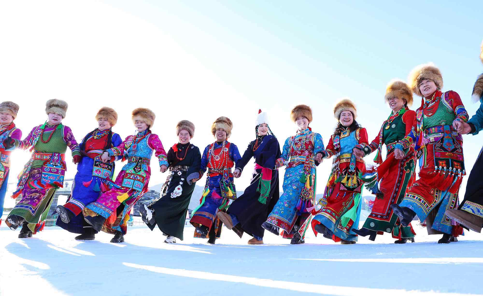 甘肅張掖，雪地千人鍋莊舞表演