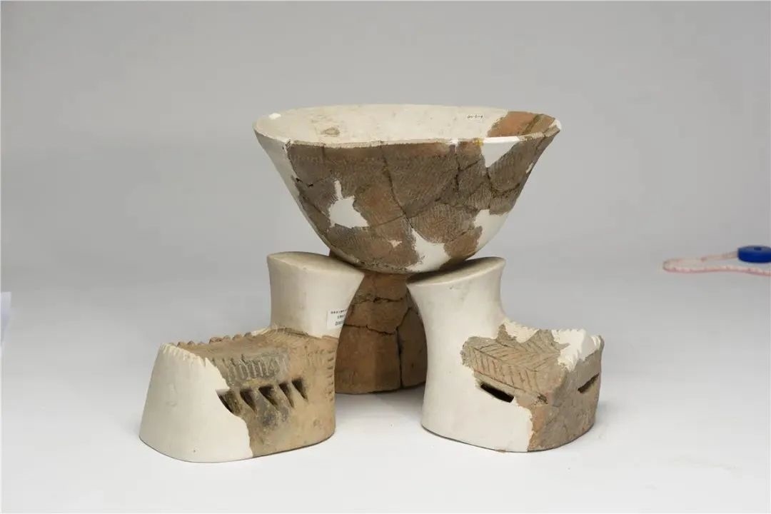 陶缽支座組合。國(guó)博供圖