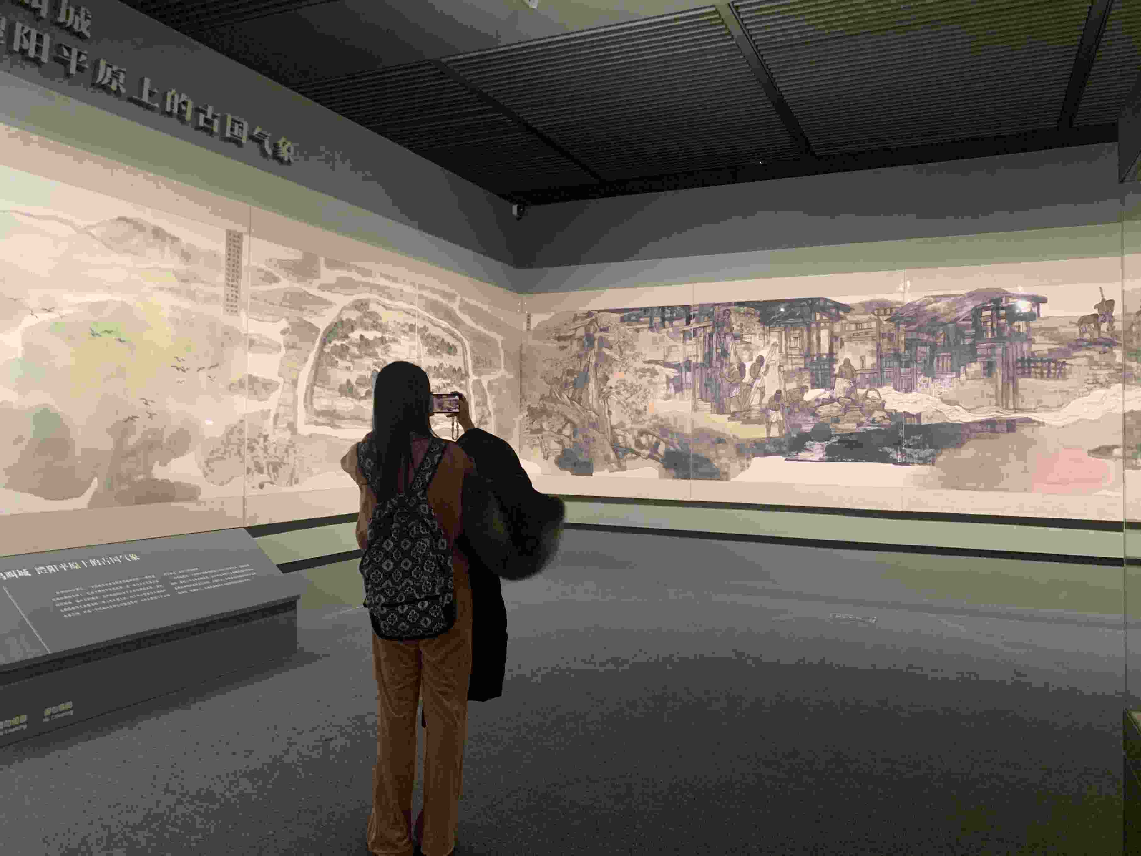 觀眾正在參觀展覽。國(guó)博供圖