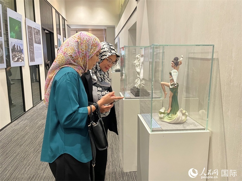 觀眾在參觀展覽。 人民網記者 劉慧攝