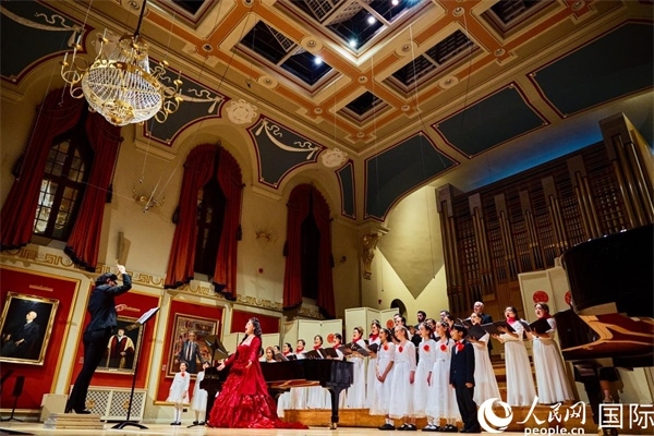 大合唱《燈火里的中國(guó)》。楊浩鵬攝