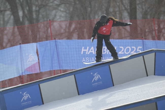 2月8日，張小楠在比賽中。新華社記者 楊冠宇攝