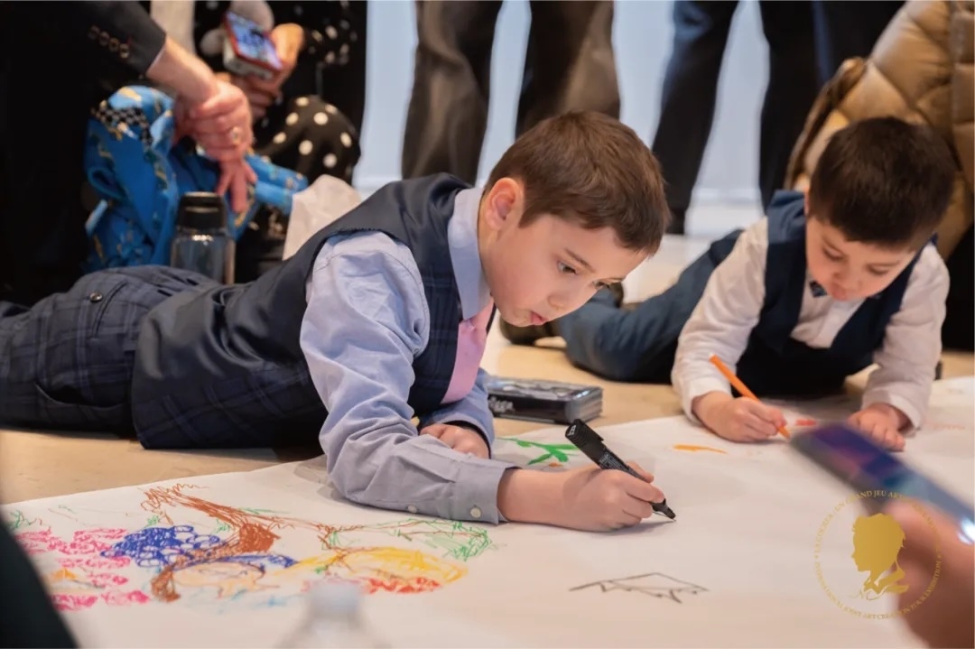 圖5：第三屆國際藝術(shù)聯(lián)創(chuàng)聯(lián)展盛大開幕。法中交流促進(jìn)會(huì)供圖