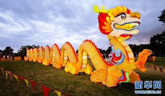 圖為2025年奧克蘭元宵燈節(jié)現(xiàn)場(chǎng)。（圖片由奧克蘭中國(guó)文化中心提供）