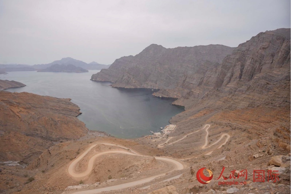 圖為阿曼北部穆桑代姆峽灣。人民網(wǎng) 塔里克·易卜拉欣攝