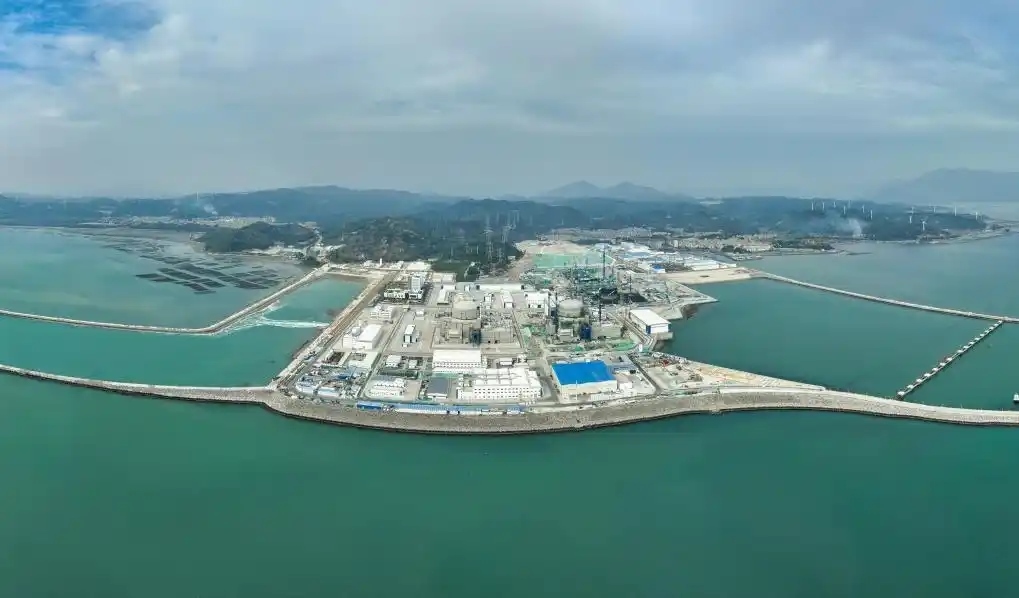 △2025年1月1日0時(shí)17分，經(jīng)過168小時(shí)滿功率連續(xù)運(yùn)行考核，漳州核電1號機(jī)組正式投入商業(yè)運(yùn)行。