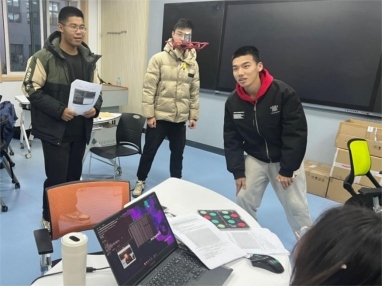 智能無人系統(tǒng)“做中悟”高階項目式課程。校方供圖