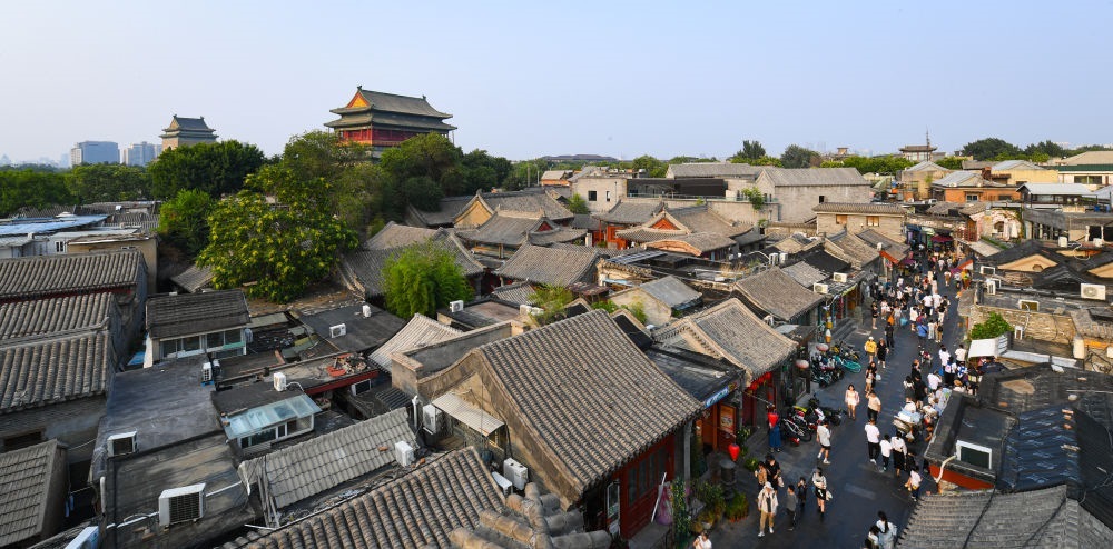 遠(yuǎn)眺鐘鼓樓。新華社記者 陳鐘昊 攝