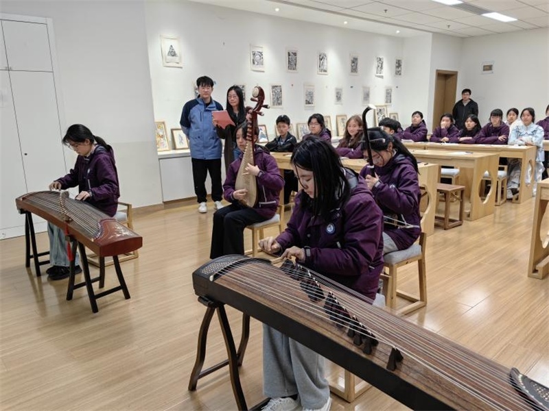 匡園學(xué)生民樂合奏。